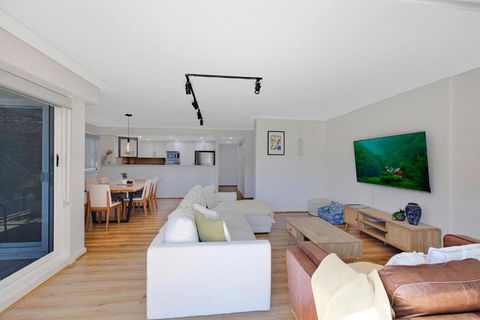 Sandy Cove Apartment The Entrance 8 - Holiday Adelaide 2