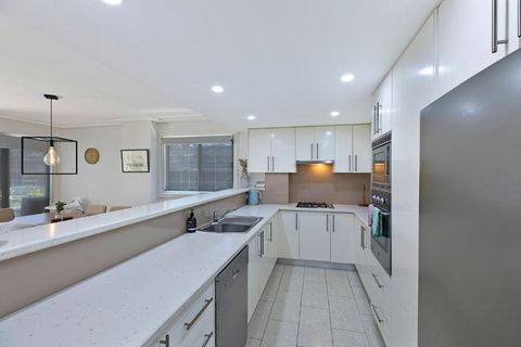 Sandy Cove Apartment The Entrance 8 - Holiday Adelaide 3