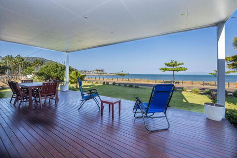 Sandy Decks - Holiday Adelaide 1
