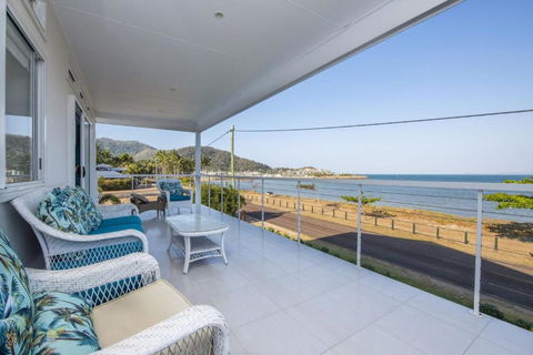 Sandy Decks - Holiday Adelaide 0