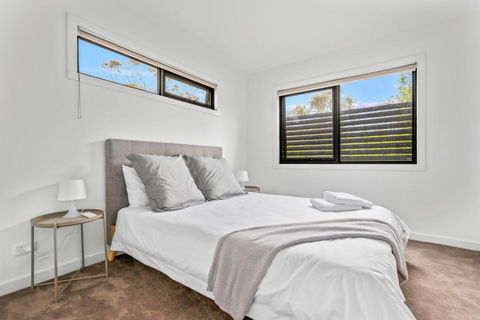 StayAU Modern 4-bedroom TH Bayswater - Holiday Adelaide 3