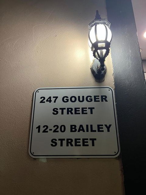 Studio 427/247 Gouger St Ex Hotel Room In City - Holiday Adelaide 1
