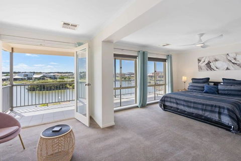T2 12 Wentworth Pde Hindmarsh Island - No Linen Included - Holiday Adelaide 0