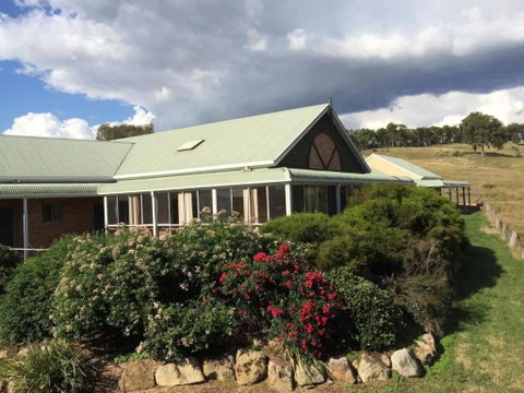 Tarcutta Retreat - Holiday Adelaide 0
