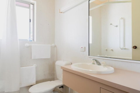 Tarcutta Retreat - Holiday Adelaide 1
