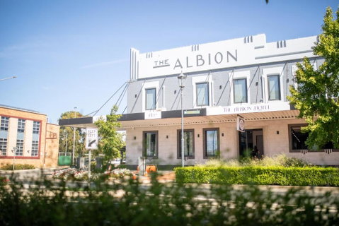 The Albion Hotel - Holiday Adelaide 3