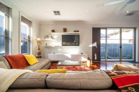 The Arlington West Hindmarsh - Holiday Adelaide 3