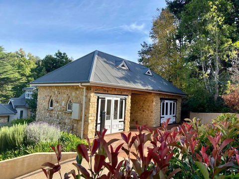 The Coach House - Holiday Adelaide 0
