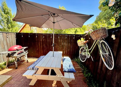 The Coach House - Holiday Adelaide 1