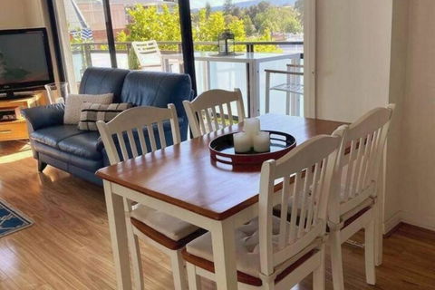 The East Ender 1BR Balcony City View - Holiday Adelaide 1