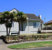 BEACHPOINT COTTAGE - Holiday Adelaide