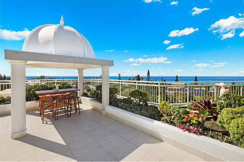 Beachside Resort Kawana Waters - Holiday Adelaide 0