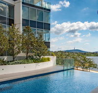 Beautiful Modern Lake View Apartment - Holiday Adelaide