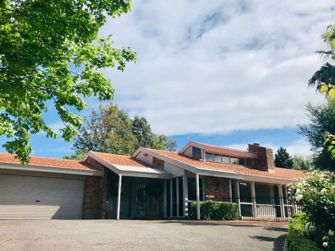 Beautiful Resort Retreat Villa In The Yarra Valley - Entertainer's Delight - Holiday Adelaide 2