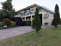 Book Cooranbong Accommodation Vacations Holiday Adelaide Holiday Adelaide