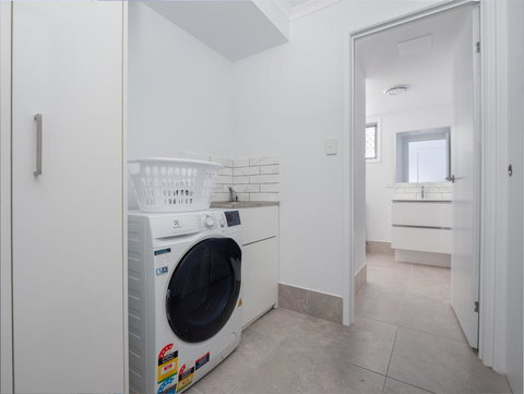 Beerburrum St, 2/22 Dicky Beach - Holiday Adelaide 3