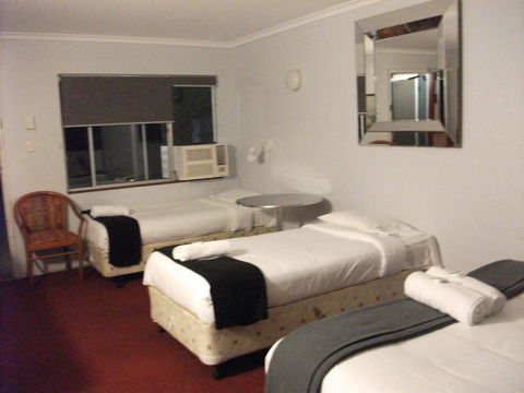 Beerwah Glasshouse Motel - Holiday Adelaide 3