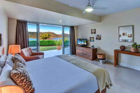 Bella Vista East 3 Luxury Ocean Views Large Flat Grassed Area And Buggy - Holiday Adelaide 1
