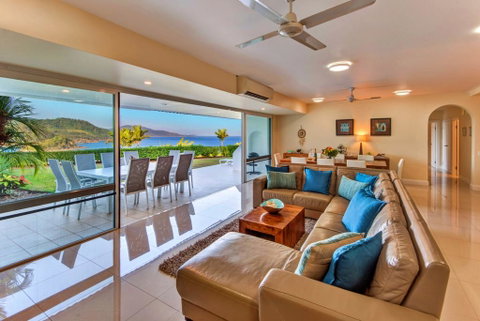 Bella Vista East 3 Luxury Ocean Views Large Flat Grassed Area And Buggy - Holiday Adelaide 2