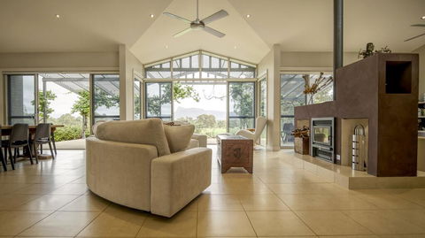 Belle Bois, Capertee Valley - Holiday Adelaide 1