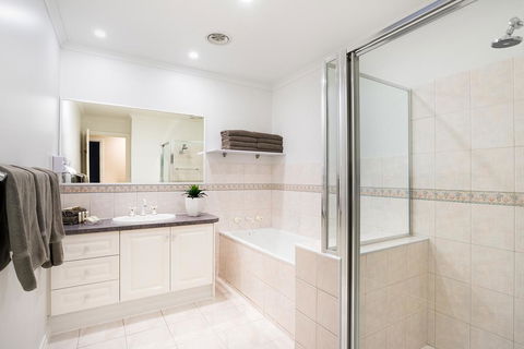 Best Western Fawkner Suites & Serviced Apartments - Holiday Adelaide 3