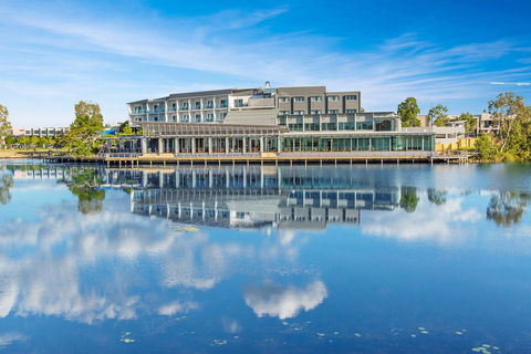 Best Western Plus North Lakes Hotel - Holiday Adelaide 0