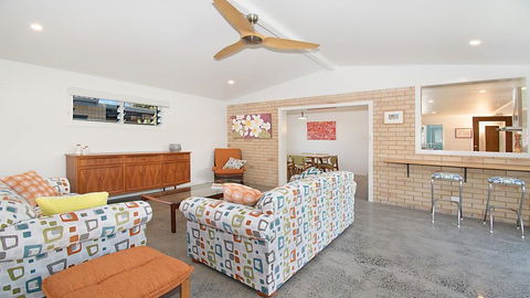 Betty's At Lennox Head - Air Conditioned - Holiday Adelaide 1