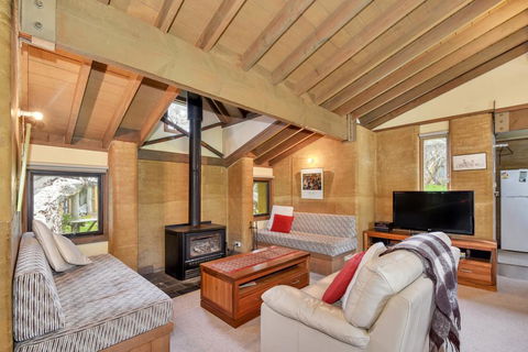 Bidgee Widgee - Holiday Adelaide 1