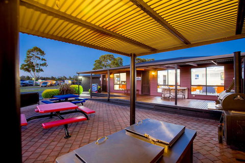 BIG4 Traralgon Park Lane Holiday Park - Holiday Adelaide 3