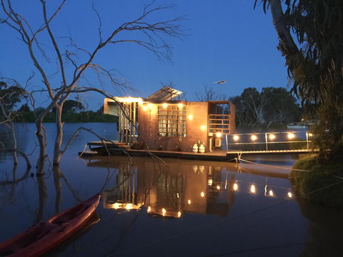 Bill's Boathouse - Holiday Adelaide 0