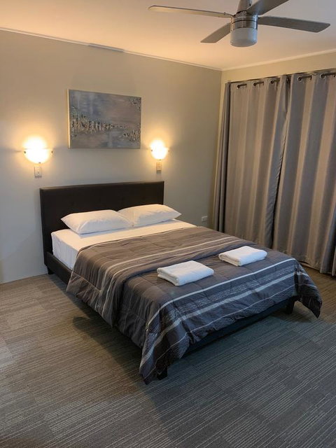 Biloela Hotel - Holiday Adelaide 1