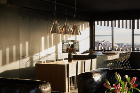 Birdcage Penthouse Luxury Melbourne Ultra Modern Industrial Chic - Holiday Adelaide 3