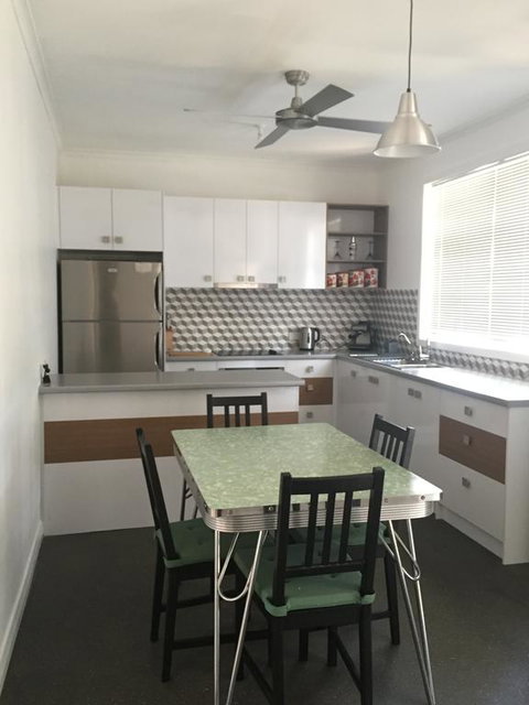 Black Cat Retreat Holiday Home - Holiday Adelaide 3