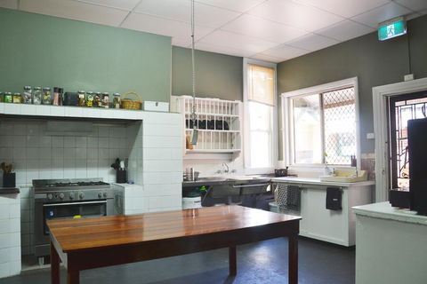Black Diamond Lodge - Holiday Adelaide 1