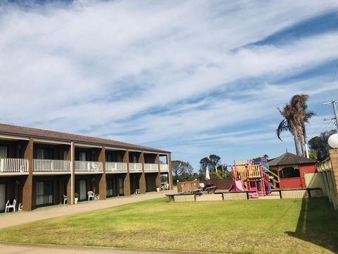 Black Swan Motor Inn - Holiday Adelaide 0