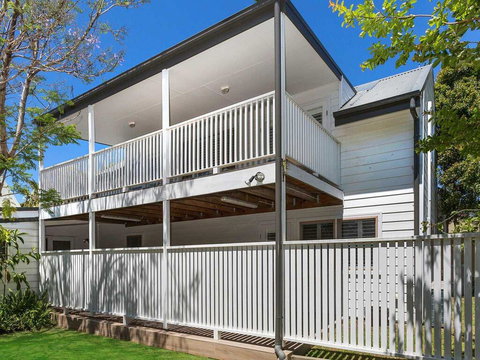 Blake Loft On Manning - 500 Metres To Two Beaches - Holiday Adelaide 0