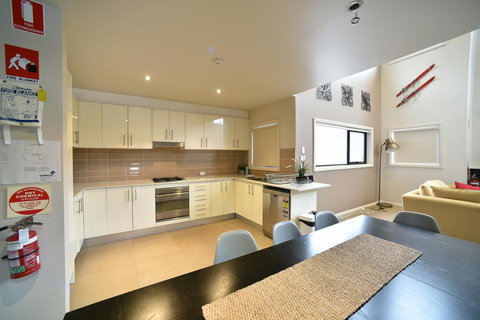 Blues Air 1 - Holiday Adelaide 2