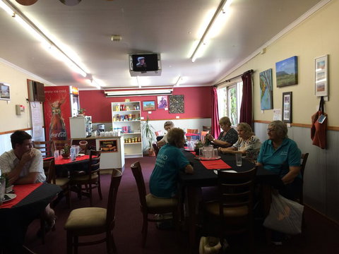 Bluff Hotel - Holiday Adelaide 1