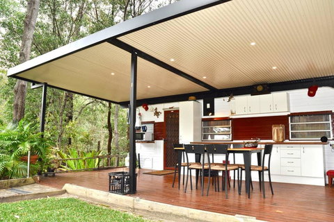 BoBRENE On Tamborine Nude Retreat - Cosy Chalet - Holiday Adelaide 1