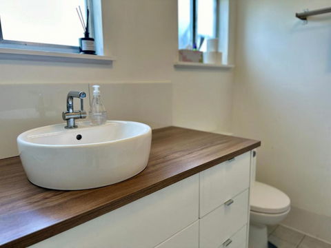 The Old Bakery Guesthouse, Harden - Holiday Adelaide 3