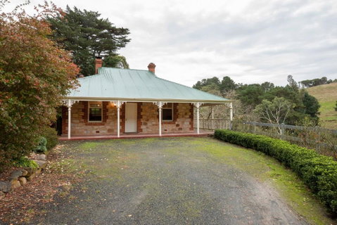The Retreat In Basket Range - Holiday Adelaide 0