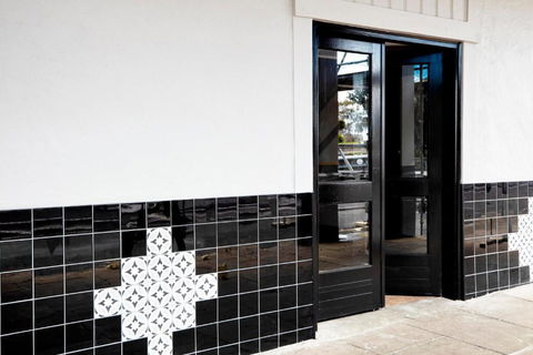 The Royal Hotel, Drouin - Holiday Adelaide 3