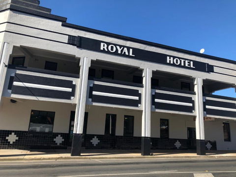 The Royal Hotel, Drouin - Holiday Adelaide 1