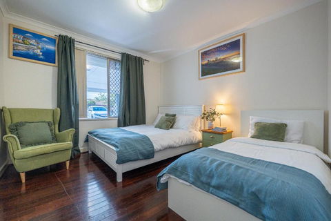 Warmth House Nr Airport 2rooms 5beds Yard N Parking - Holiday Adelaide 0
