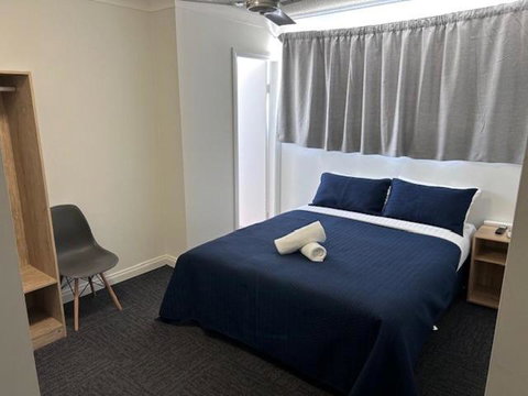 Warners Bay Hotel - Holiday Adelaide 2