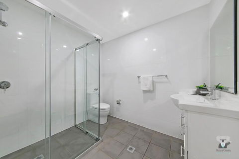 WARRICK FRAM 3 BEDS APT FREE PARKING WALK TO WESTFIELD CLOSE TO HOSPITAL NWF003 - Holiday Adelaide 3