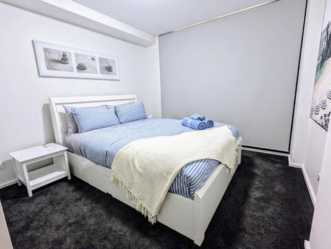 Zen Vibe, Entire Apt, With Study Room, Wifi, Central, Cafe - Holiday Adelaide 2