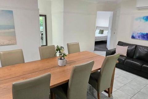Relaxing Hamptons Style Home In Forest Lake - Holiday Adelaide 1
