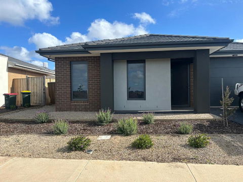 Yang Road Retreat - Holiday Adelaide 0