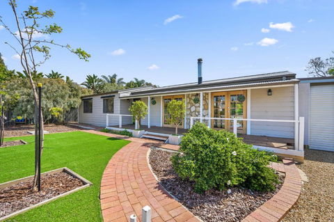 Yankavilla - Yankalilla - C21 SouthCoast Holidays - Holiday Adelaide 0